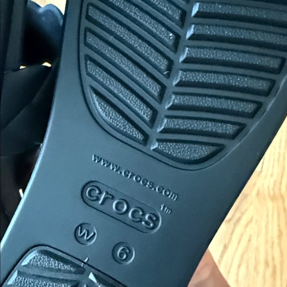 CROCS Women's Black Braided Slingback Platform Sandals - Picture 6 of 7